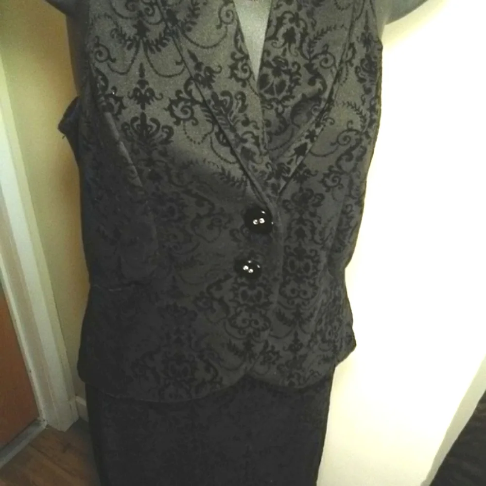 Body Central Black Damask Skirt Set